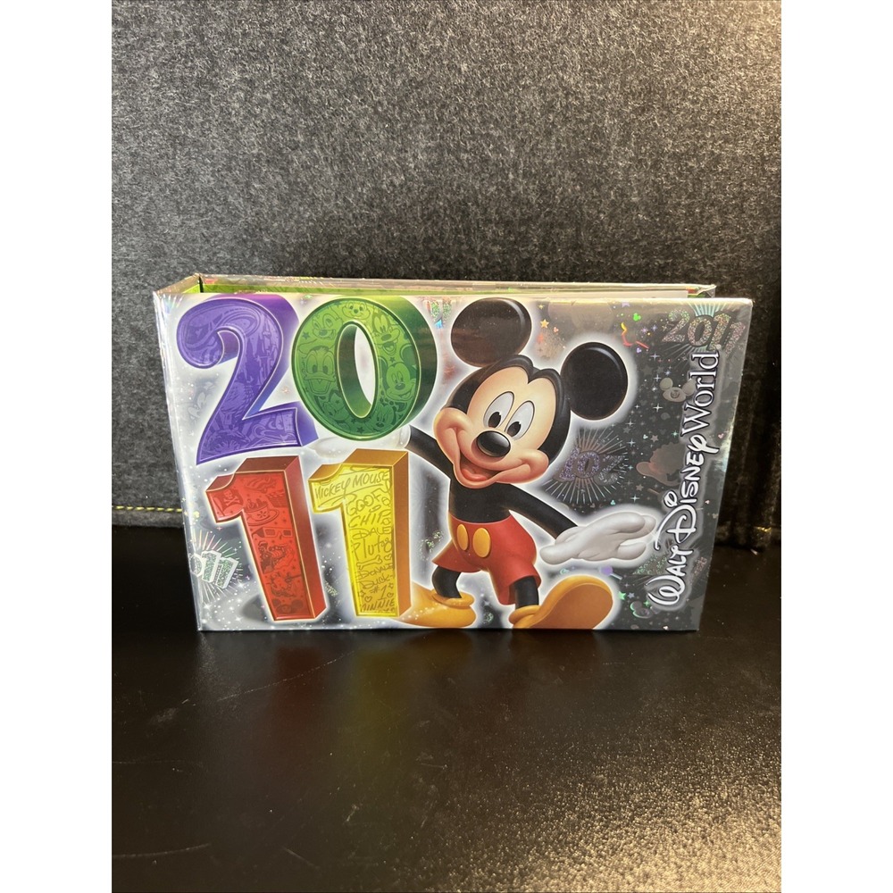 2011 WALT DISNEY WORLD MICKEY MOUSE PHOTO ALBUM 100 4 X 6 TRAVEL‎ SOUVENIR